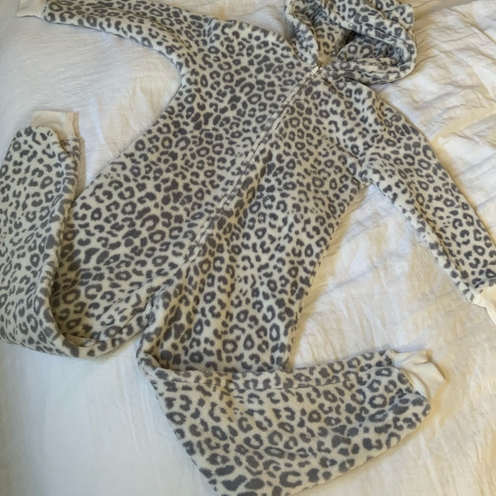 GAP Gray Leopard Print Kids Footie